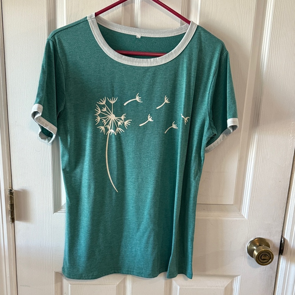 Green Dandelion Graphic Women's Top